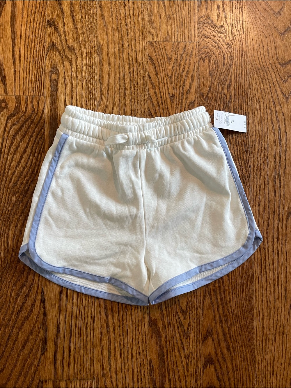 GAP Kids white drawstring elastic waist shorts size 4-5 years